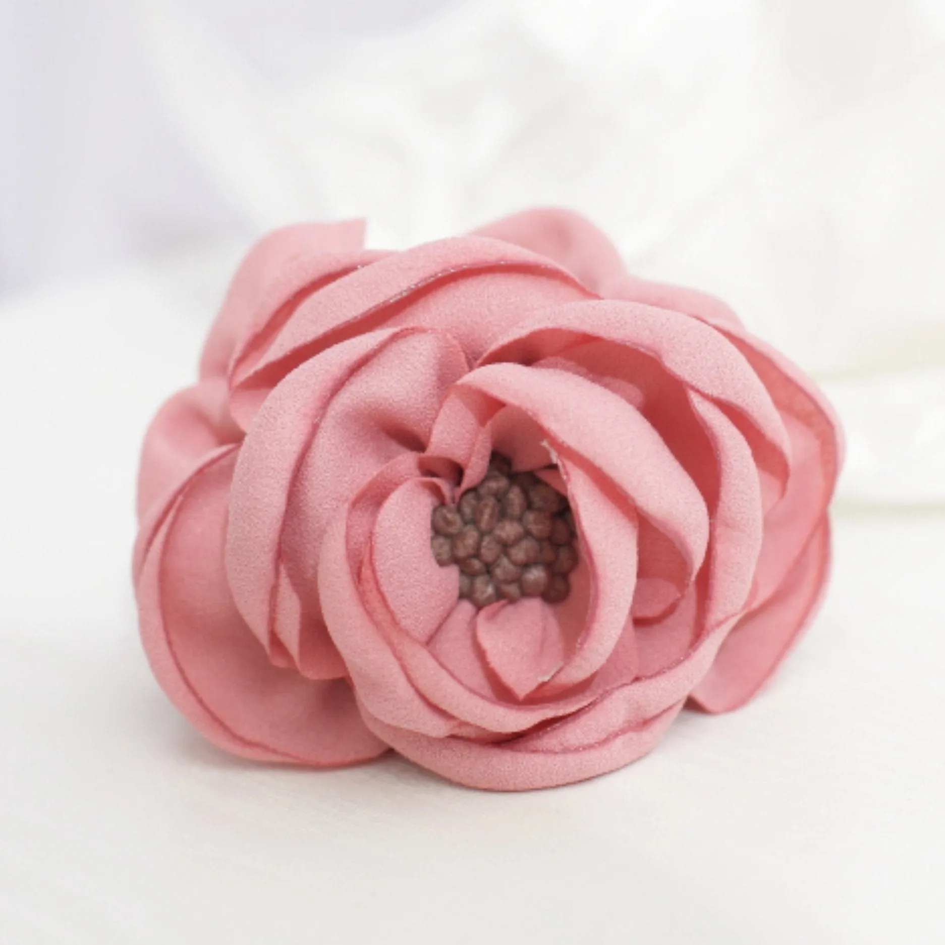 Handmade Peony Root motivated Stamen Pistil Flower Hair Jaw Claw Clip